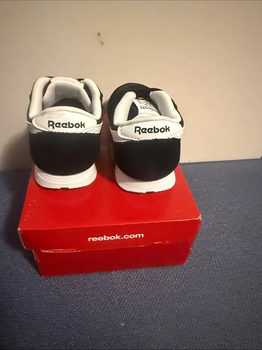 Reebok Classic Black and White Running Shoes - Infant-Size 6